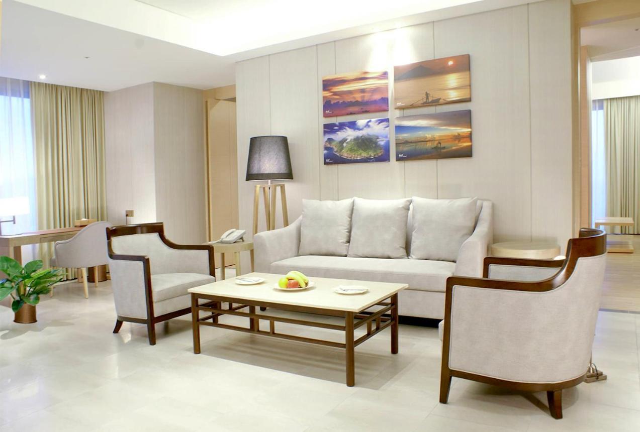 Cuncyue Hot Spring Resort Luodong Quarto foto A living room